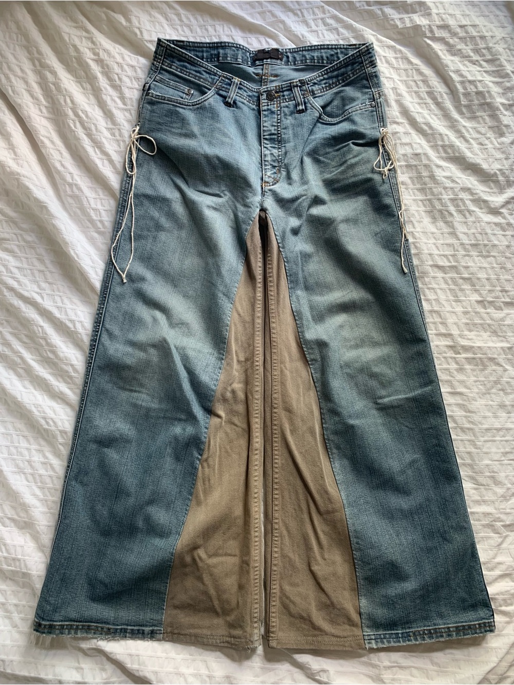Two-tone wide leg jeans